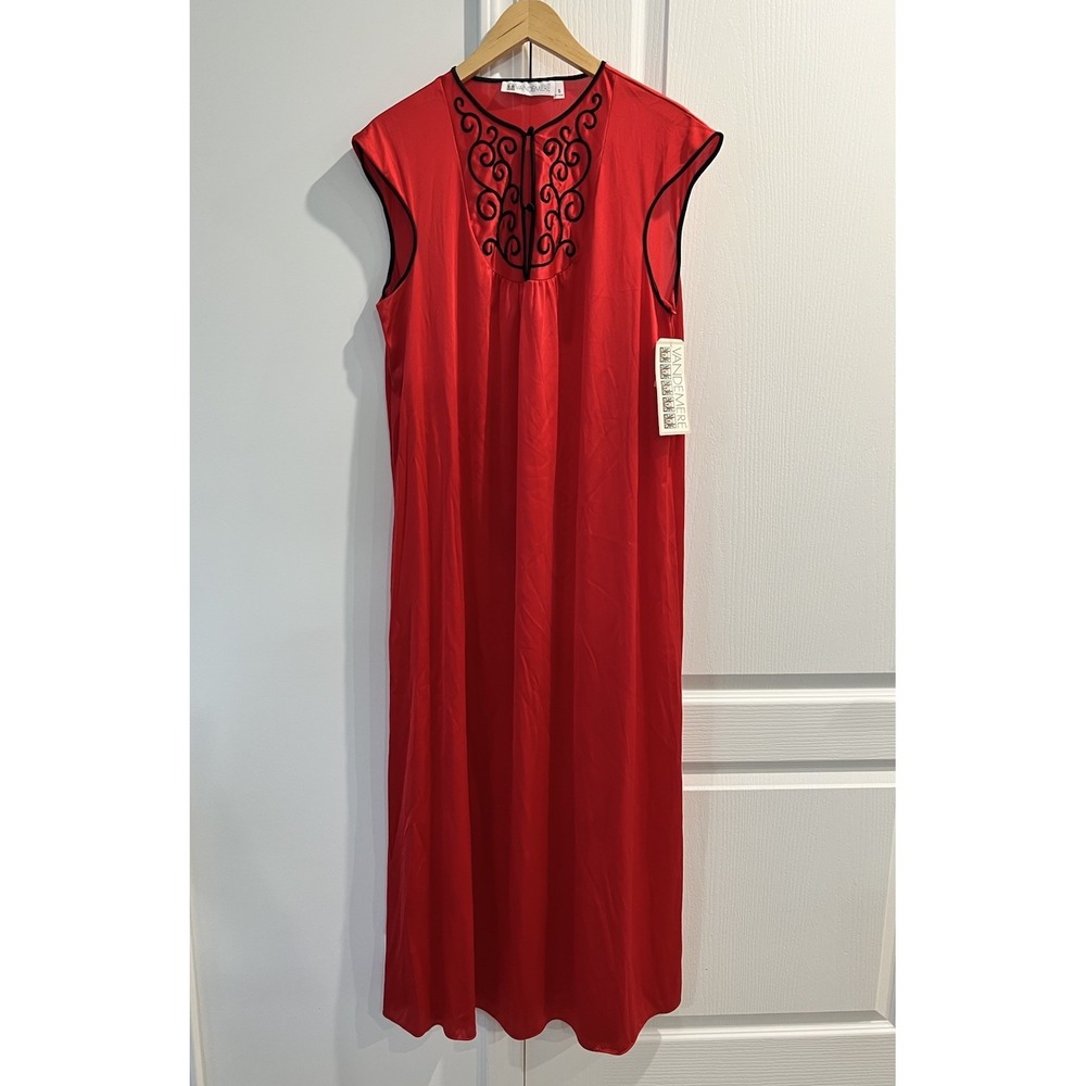 Vintage Vandemere Red‎ Antron III Nylon Nightgown Dress Embroidered Sz S USA NWT